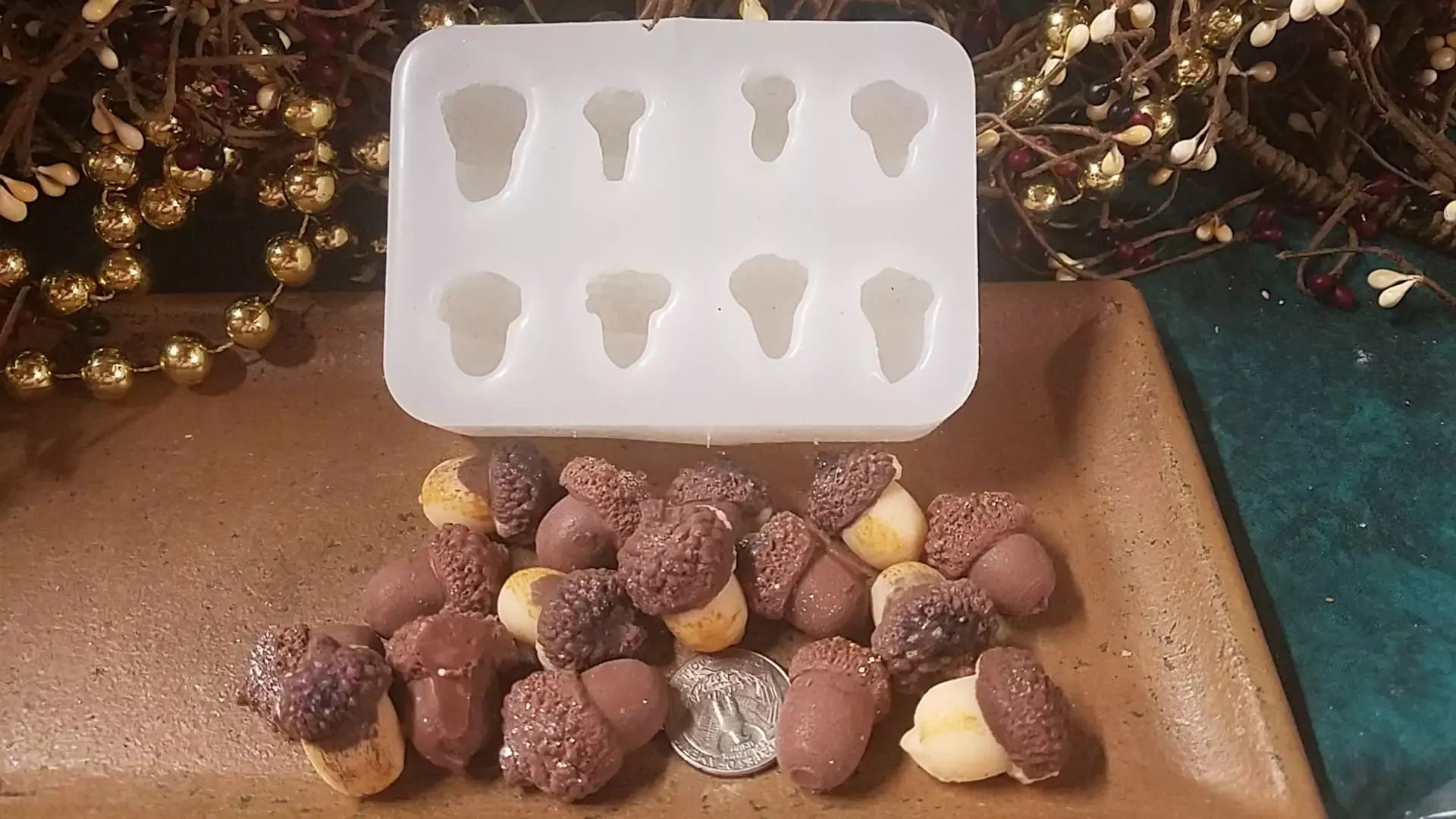 Acorn Embed 8 Cavity Silicone Mold 169