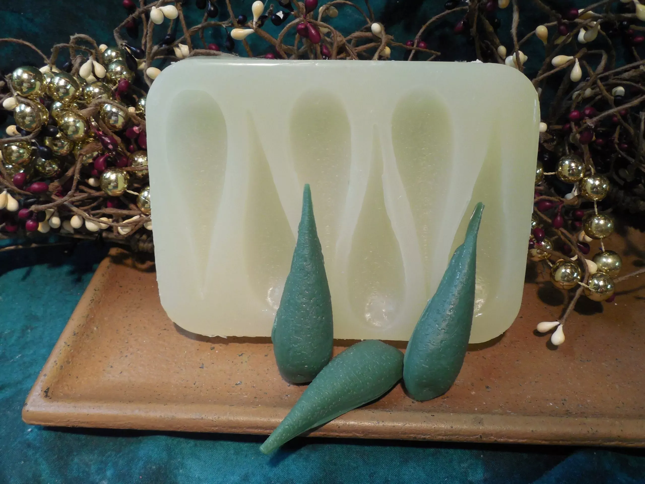 Aloe leaves Embeds 6 Cavity Silicone Mold 5437