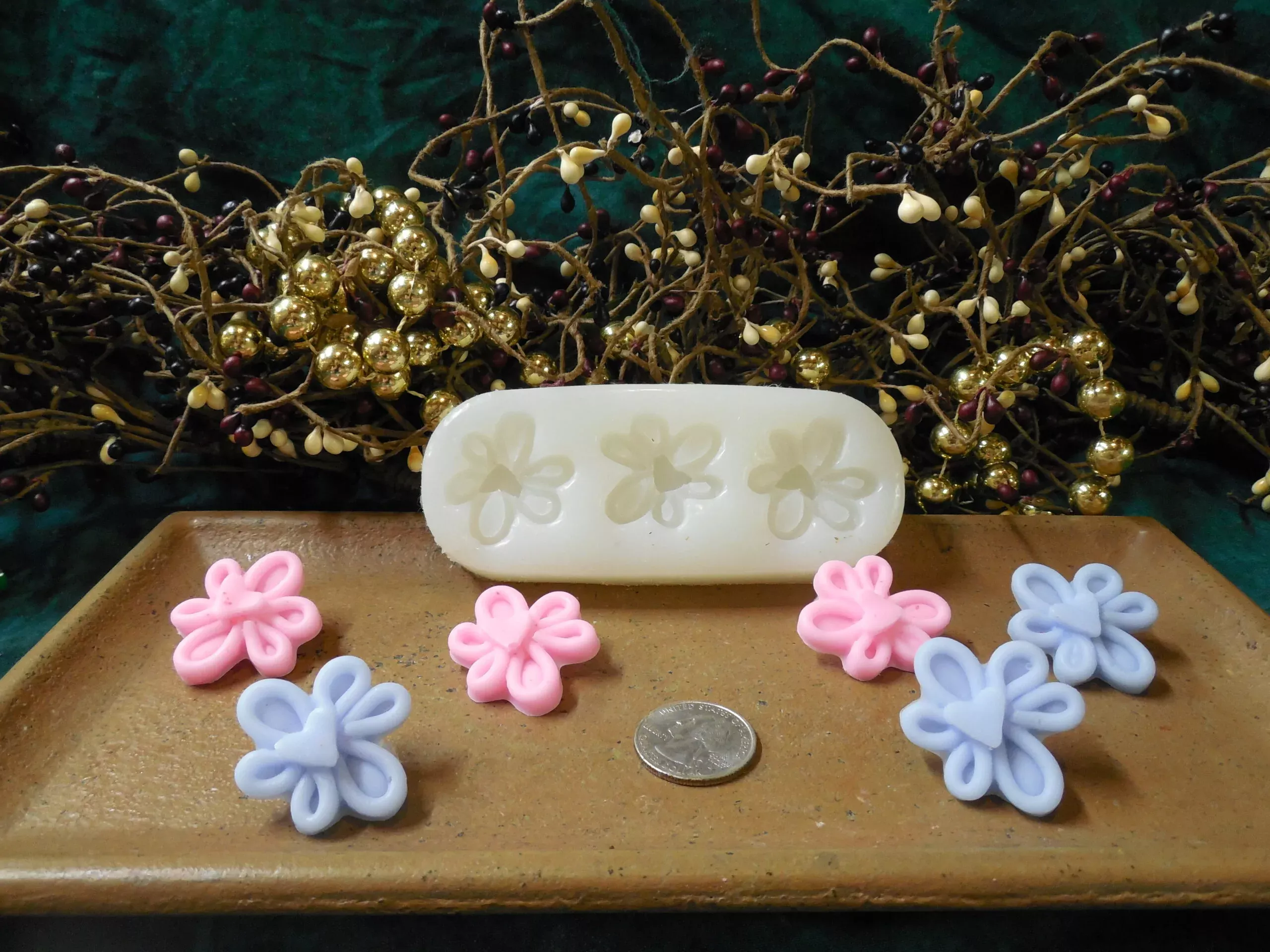 Bow Ornament Embeds 3 Cavity Silicone Mold 5356