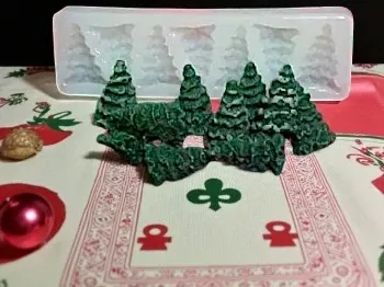 Christmas Trees Mini Embeds 7 Cavity Silicone Mold 562