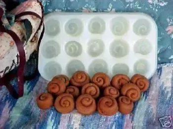 Cinnamon Bun Mini Embeds 15 Cavity Silicone Mold 4001