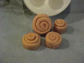 Cinnamon Bun Mini Embeds 4 Cavity Silicone Mold 2605