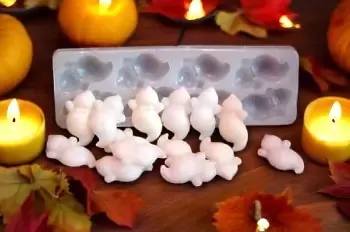 The Friendly Ghost Silicone Mold Embeds 8 Cavity 614