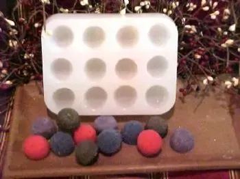 Gum Drops Jumbo Embeds 12 Cavity Silicone Mold 208