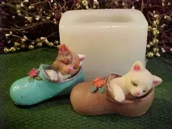 Kitty in Shoe Large Soap 1 Cavity Silicone Mold 1380
