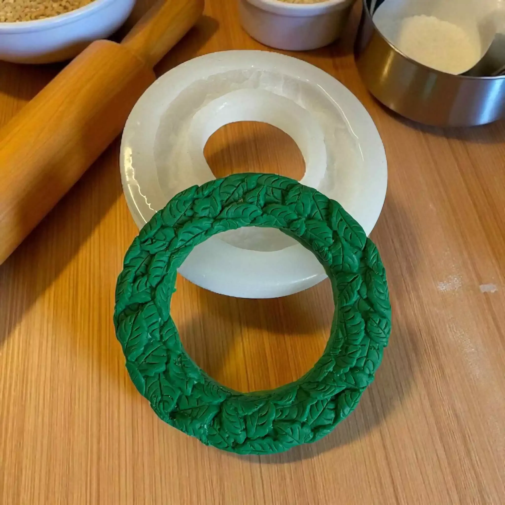 Leaf Ring Pie Crust 5 Inch Silicone Mold 1023