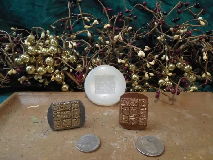 Mayan Scroll/ Dog Tag Embed 1 Cavity Silicone Mold 2609