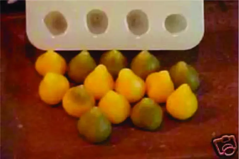 Mini Mini Whole Pear Embeds 4 Cavity Silicone Mold 5127