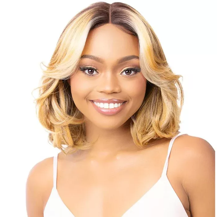 Nutique BFF Glueless HD Virtually Undetectable Lace Front Wig - BFF LACE DAYANNA