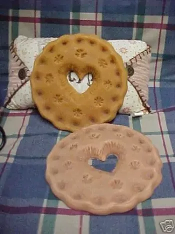 Prim Heart 5 In Pie Crust Silicone Mold 1016