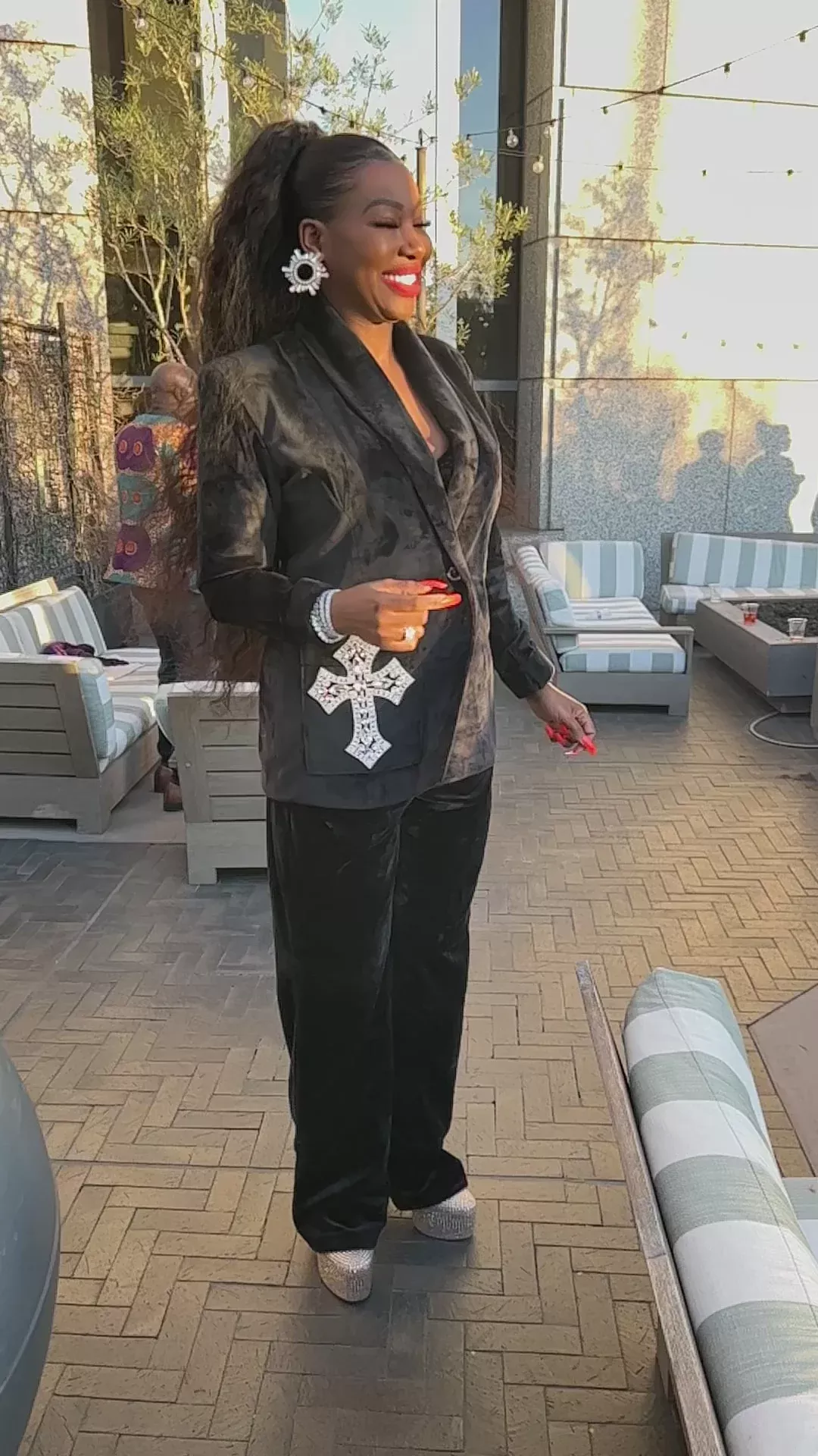 QUEEN UCHE RAW PONYTAIL