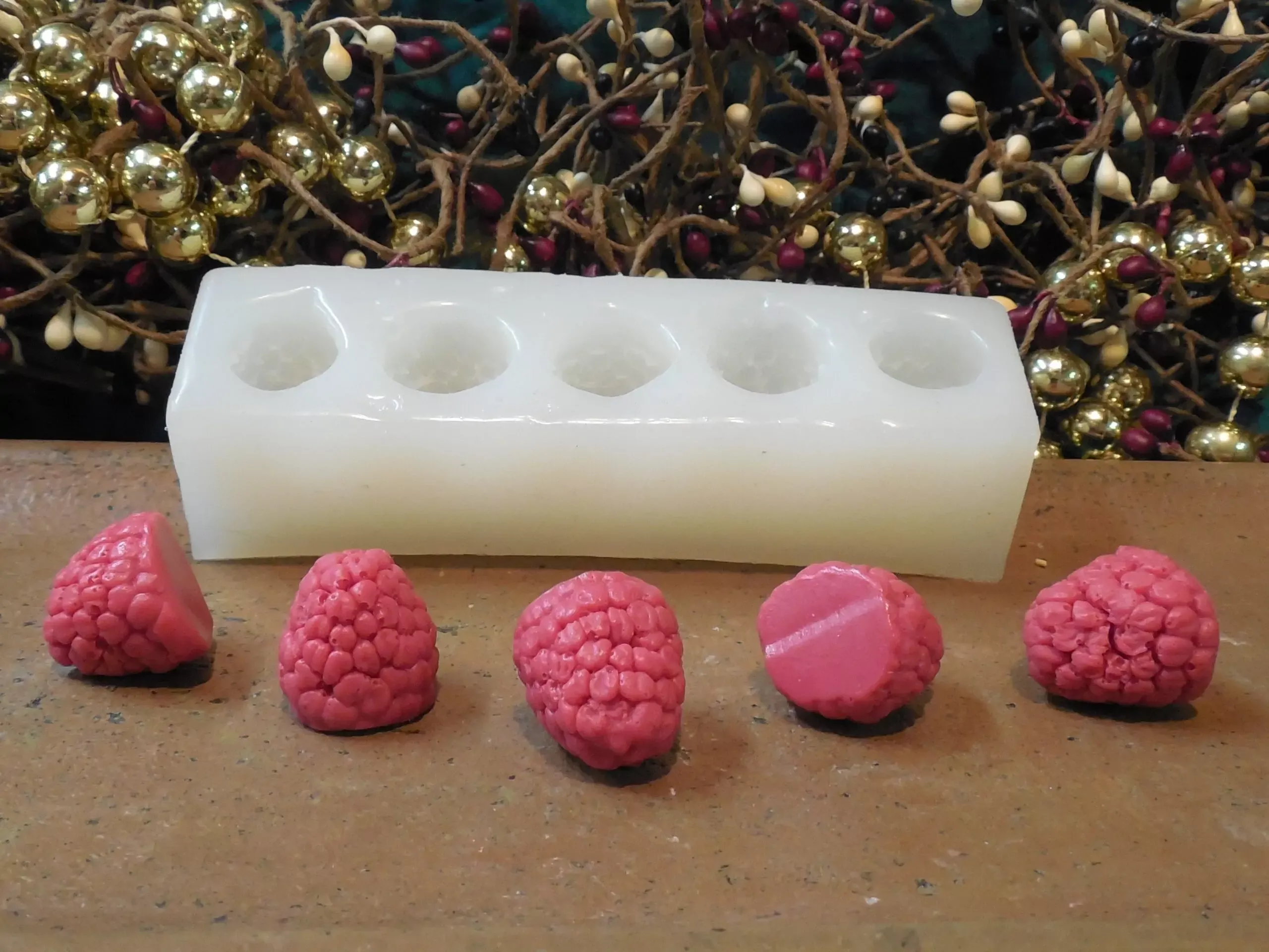 RaspberryEmbeds 5 Cavity Silicone Mold 5123