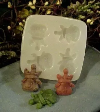 Reindeer Embeds 4 Cavity Silicone Mold 752