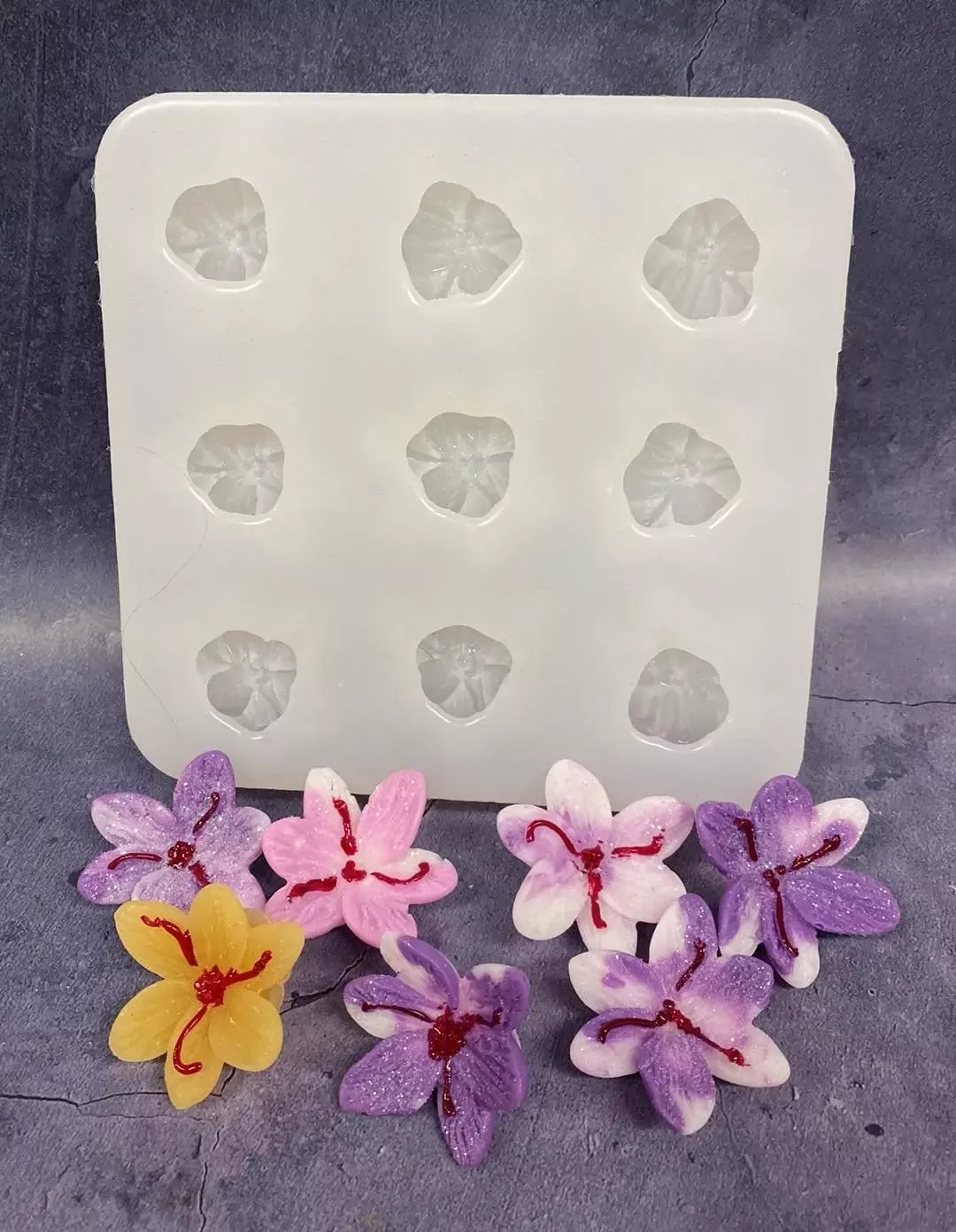 Saffron Flower Embeds 9 Cavity Silicone Mold 5093