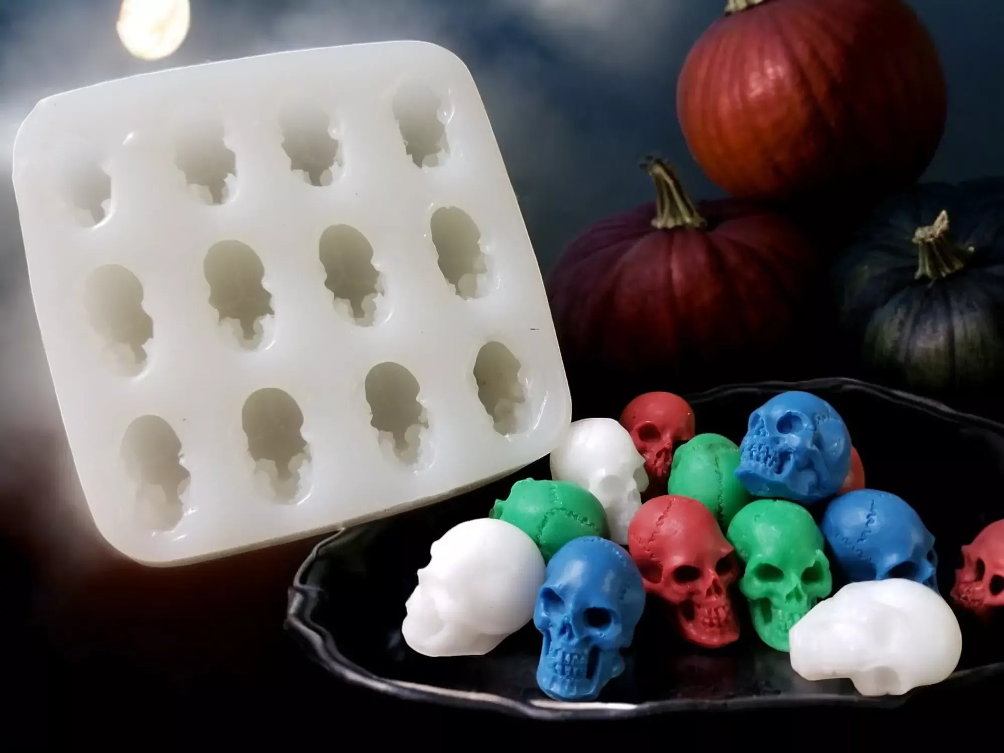 Skull Small Embed 12 Cavity Silicone Mold 5529