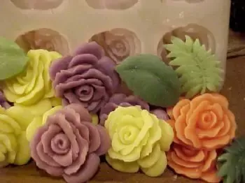 Slanted Rose Embeds 24 Cavity Silicone Mold 6033