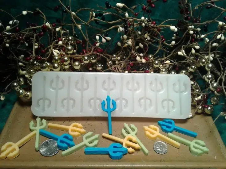 Trident Embeds 12 Cavity Silicone Mold 540
