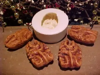 Walnut Half Tart 1 Cavity Silicone Mold 2575