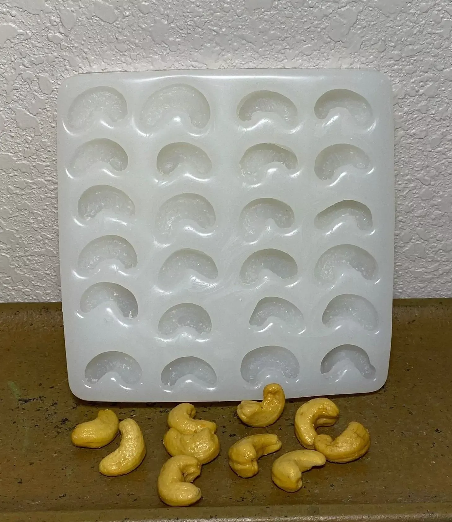 Whole Cashew 24 Cavity Silicone Mold 5065