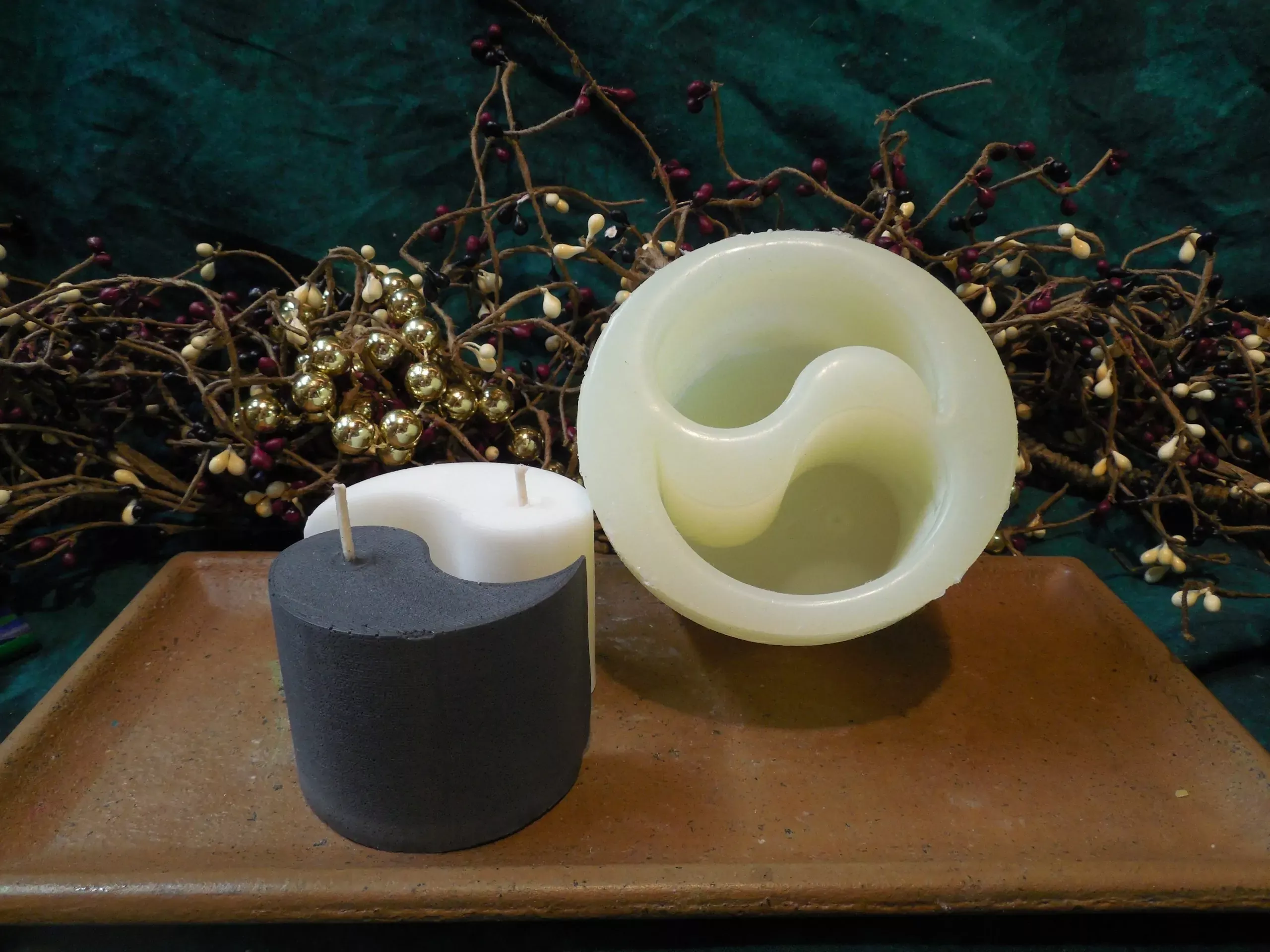 Yin Yang Candle 1 Cavity Silicone Mold 1391