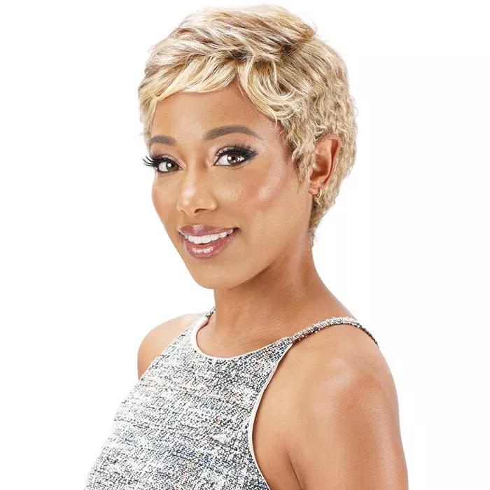 Zury Sis Effortless Styling Full Wig – CLARA